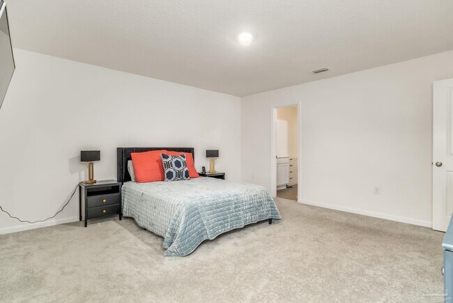 Building Photo - 6793 Paso Fino Dr