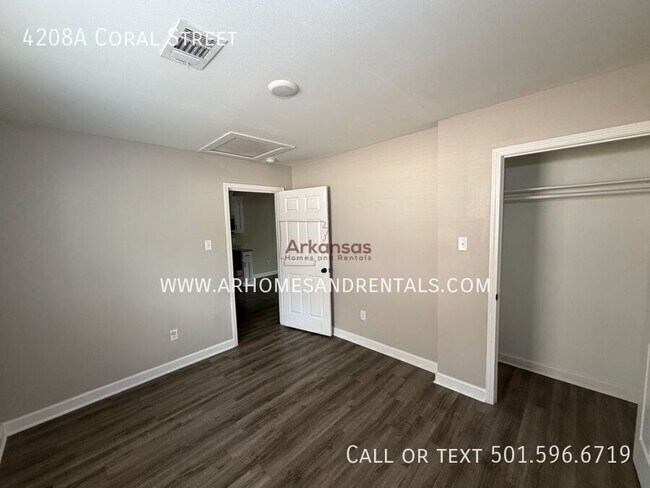 Building Photo - 4208 Coral St