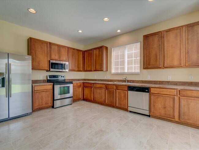 Building Photo - 17552 Queensland St