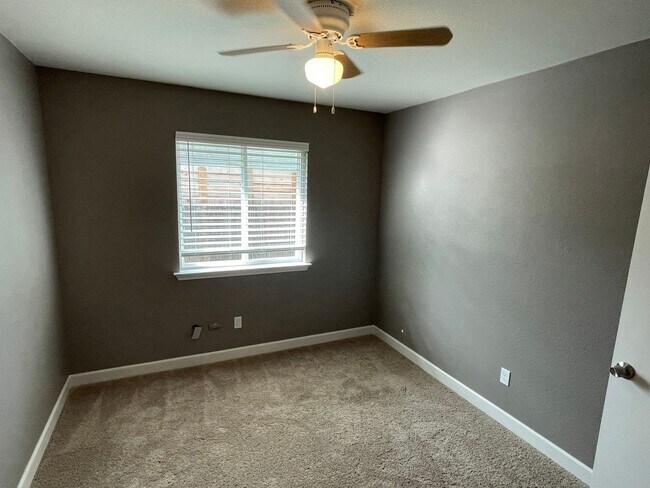 Building Photo - Remodeled 3/2 in near MoPac and Parmer Ln