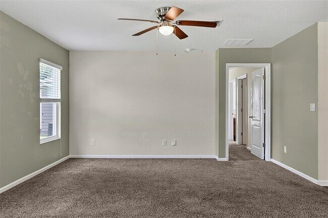 Building Photo - 137 Fairway Ct