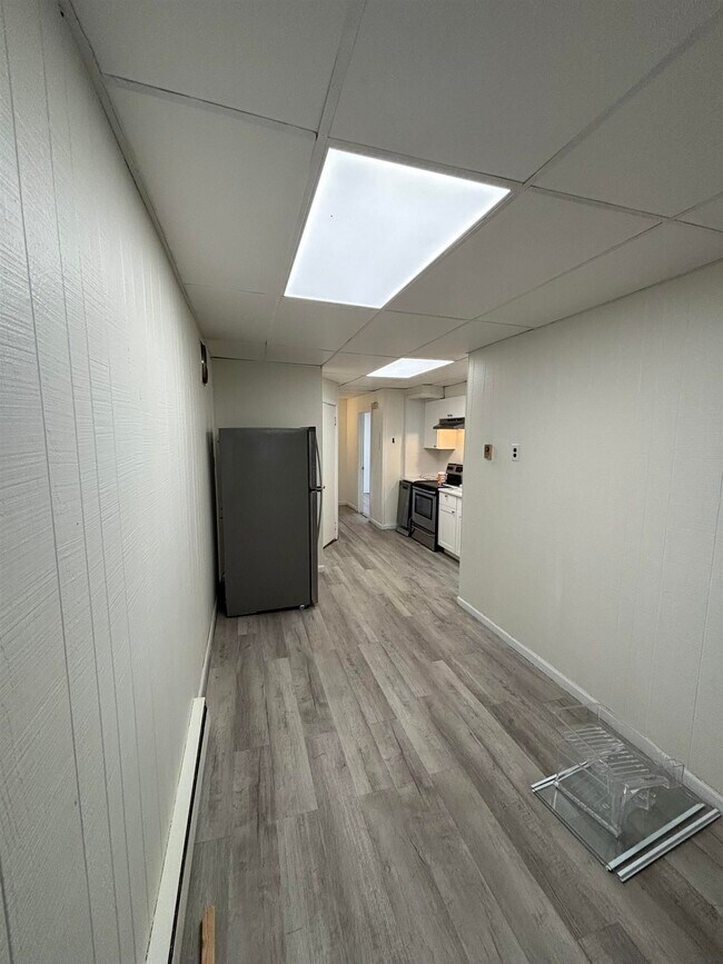 Building Photo - 80 E 24th St