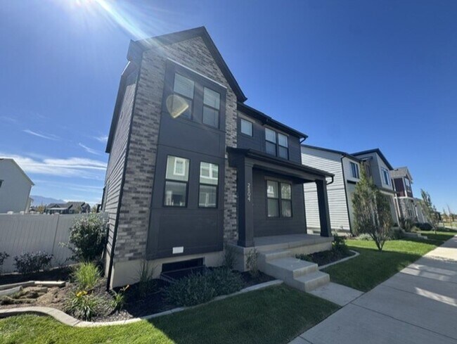Building Photo - 2804 W 2710 N