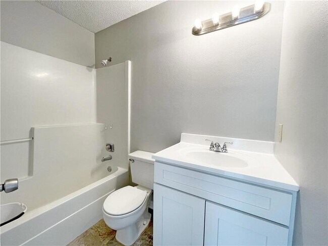 Building Photo - 360 E Suncrest Loop