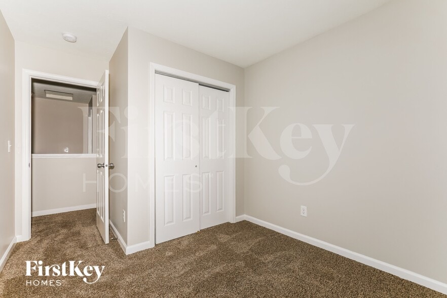 Building Photo - 8036 Fisher Bend Dr