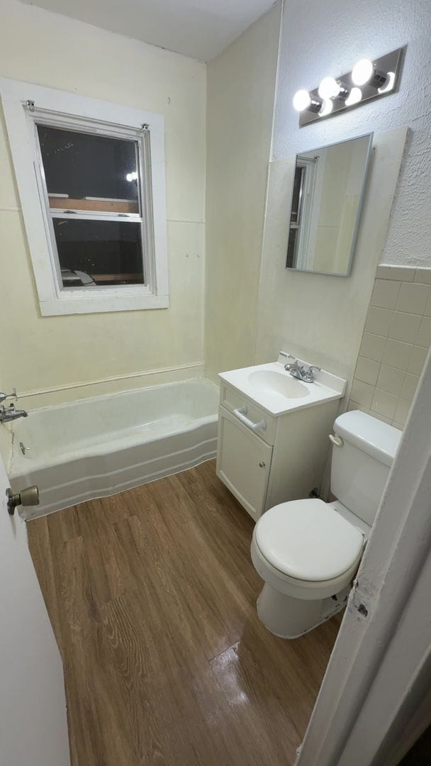 Building Photo - Cozy home with large backyard!