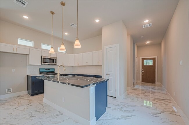 Building Photo - 2414 Sam Wilson St