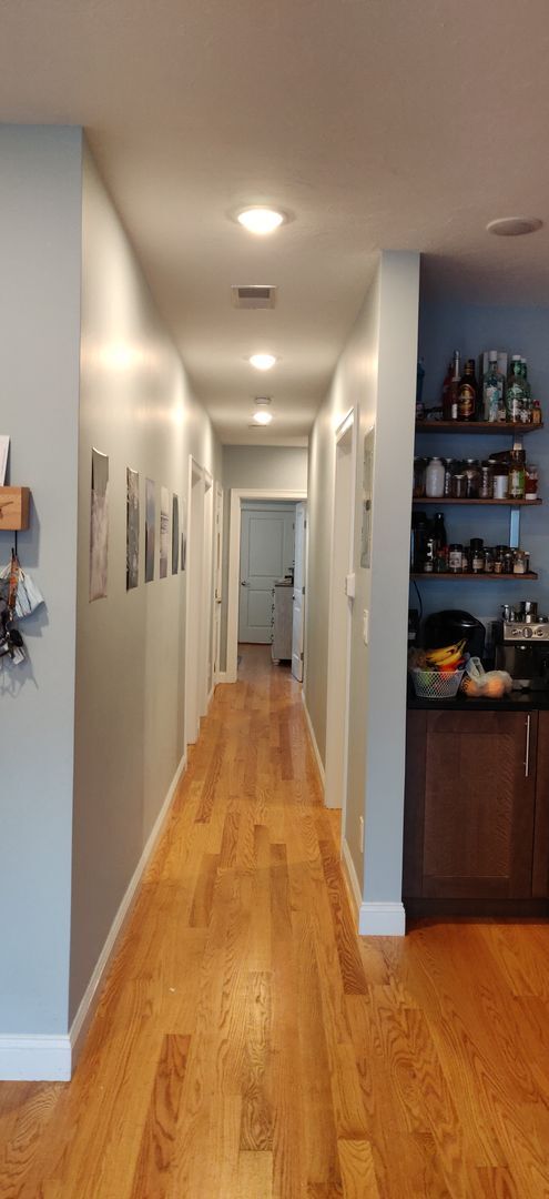 Building Photo - Fully Renovated, Central Heat/AC, Large bedrooms, Central Location. Laundry on a Site