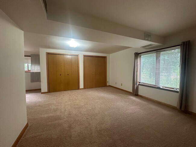 Building Photo - 657/659 Wood Violet Lane