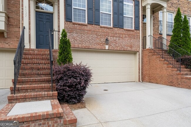 Building Photo - 4637 Wehunt Commons Dr