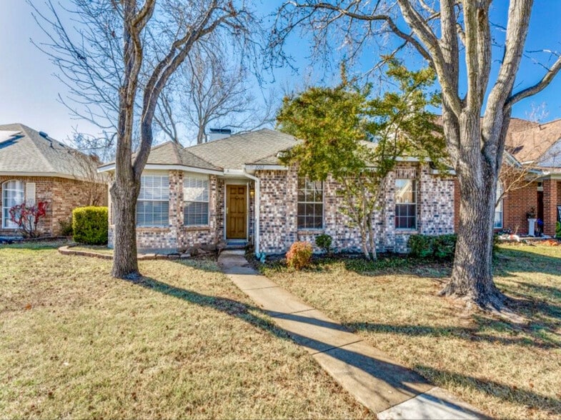 Building Photo - 2002 Oak Creek Ct