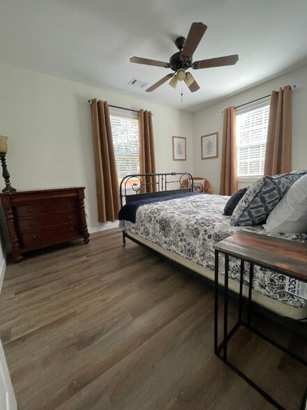 Building Photo - 12 Morningside Dr SW