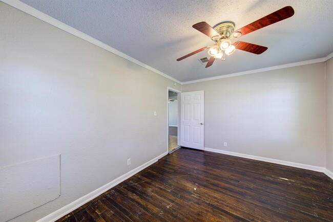 Building Photo - 969 S Walker St
