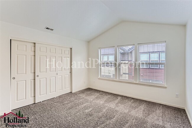 Building Photo - Modern 2-Bedroom Townhome with Garage & Private Deck