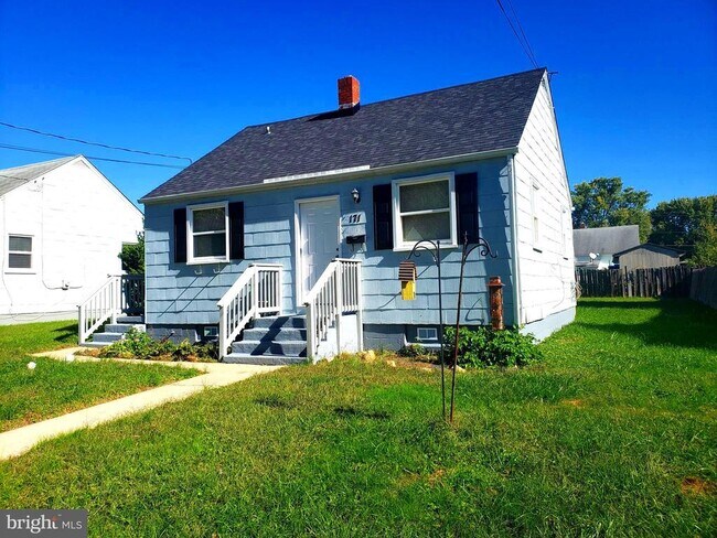 Building Photo - 171 W Deen Ave