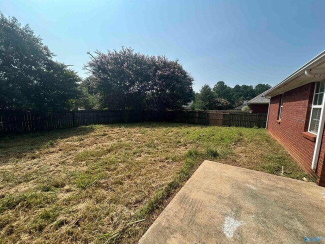 Building Photo - 111 Sunnyfield Dr