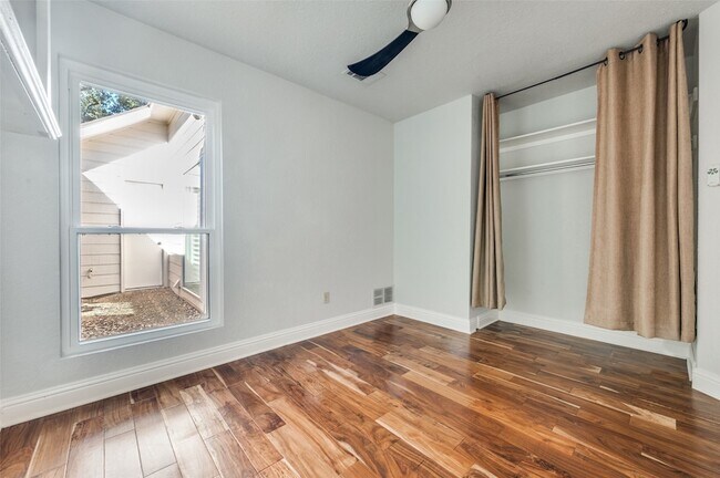 Building Photo - 4028 Rive Ln