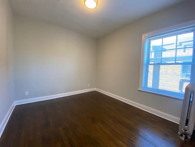 Building Photo - 730 Reba Pl
