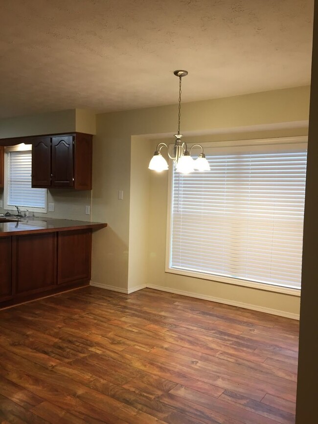 Building Photo - Executive Rental Nestled in Hickory Ridge ...