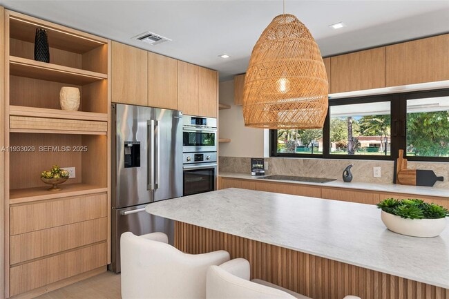 Building Photo - 10945 SW 75th Ct