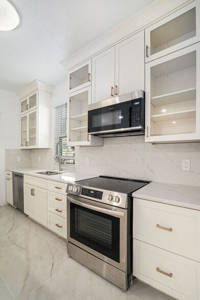 Building Photo - 1208 Olivia Ave