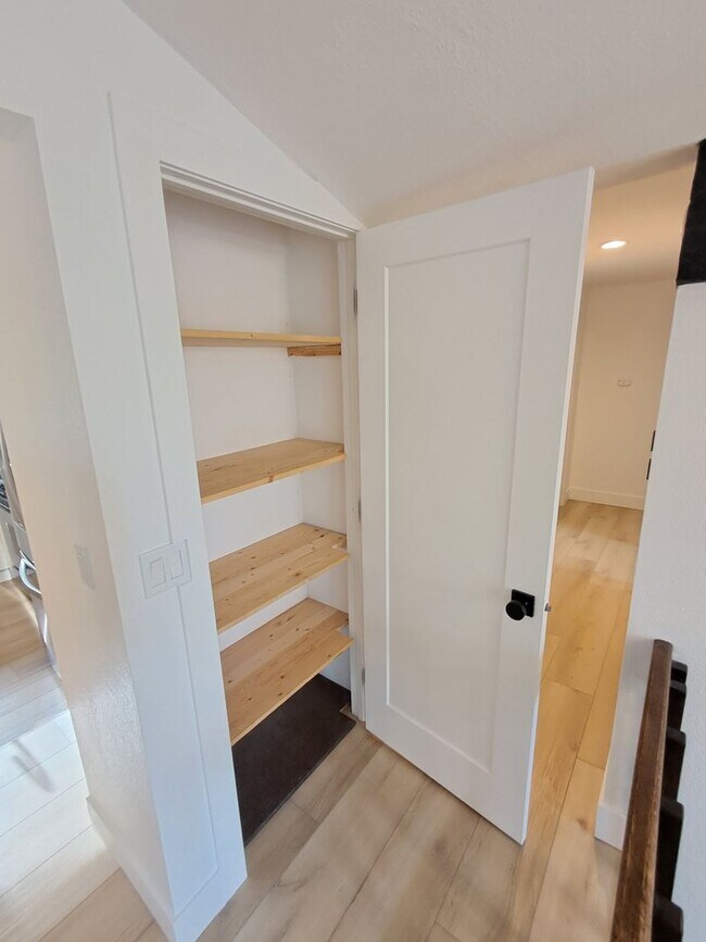 Building Photo - $3,200 -5 Bed / 3 Bath- Home with Fully Fe...