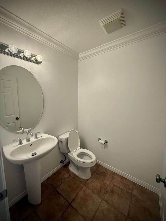 Building Photo - 14 Arabis Ct