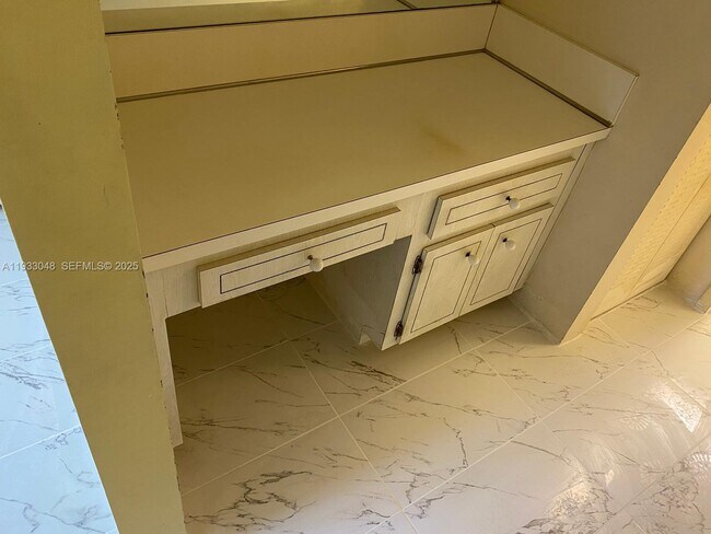 Building Photo - 555 NE 123rd St