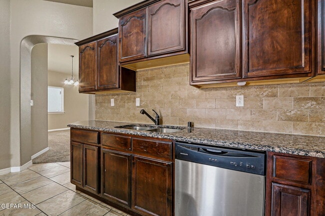 Building Photo - 3133 Clearbrook