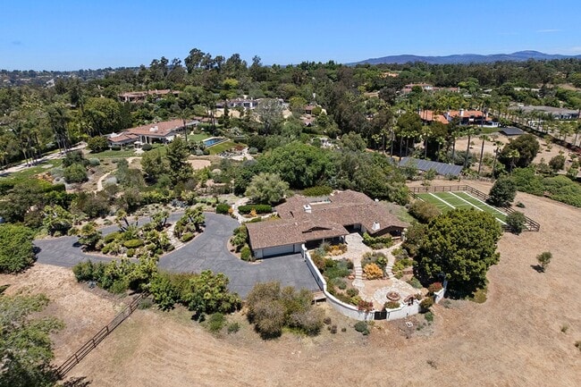 Building Photo - This Beautiful Hacienda Style Home combine...