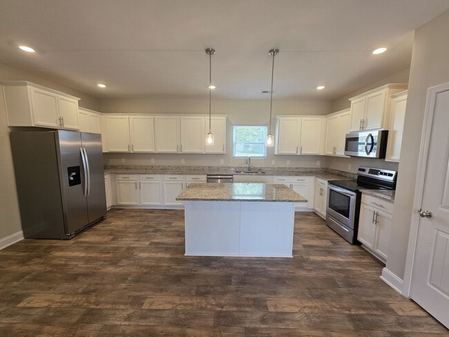 Building Photo - Gorgeous 4 bedroom rental!