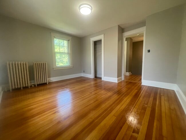 Building Photo - 19 Burgoyne St