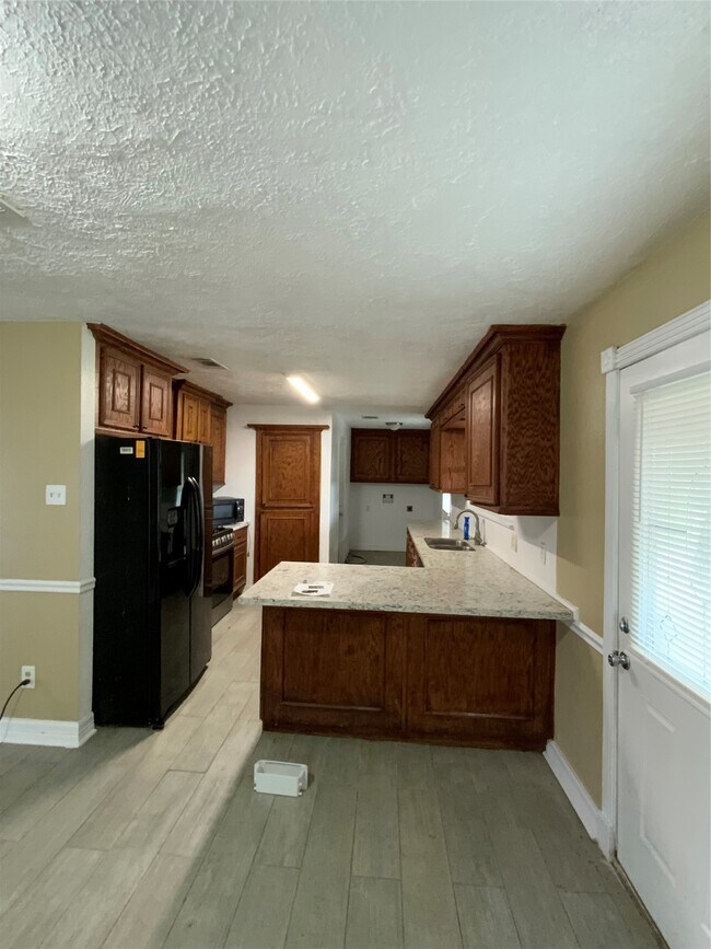Building Photo - 515 S Burnett Dr