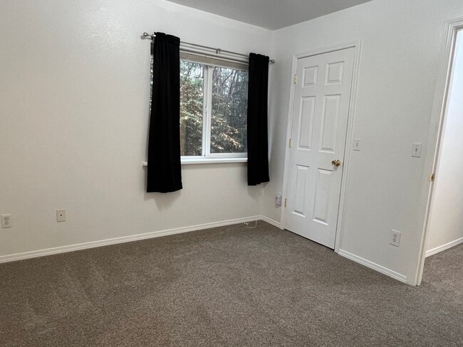 Building Photo - Prime Location in Wasilla