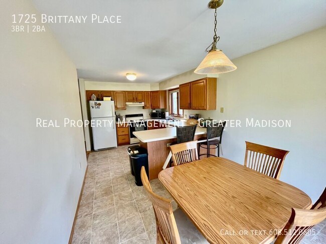 Building Photo - 1725 Brittany Pl
