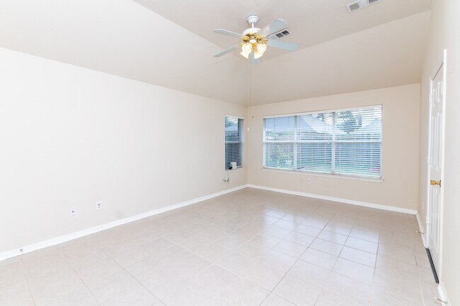 Building Photo - 18323 Water Mill Dr