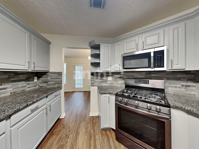 Building Photo - 643 Bartow Dr