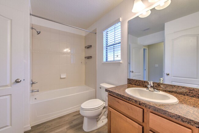 Building Photo - 5116 Bay Isle Cir
