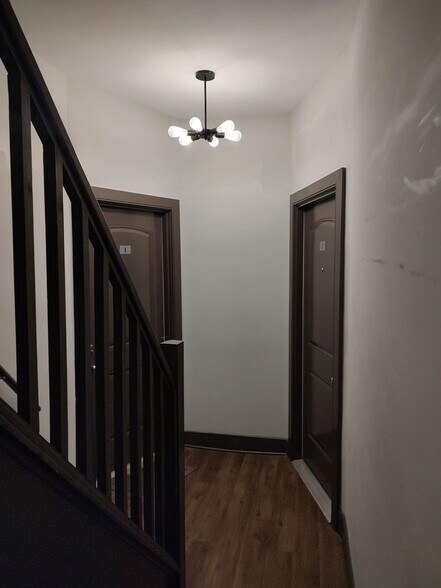 Building Photo - 492 Broadway