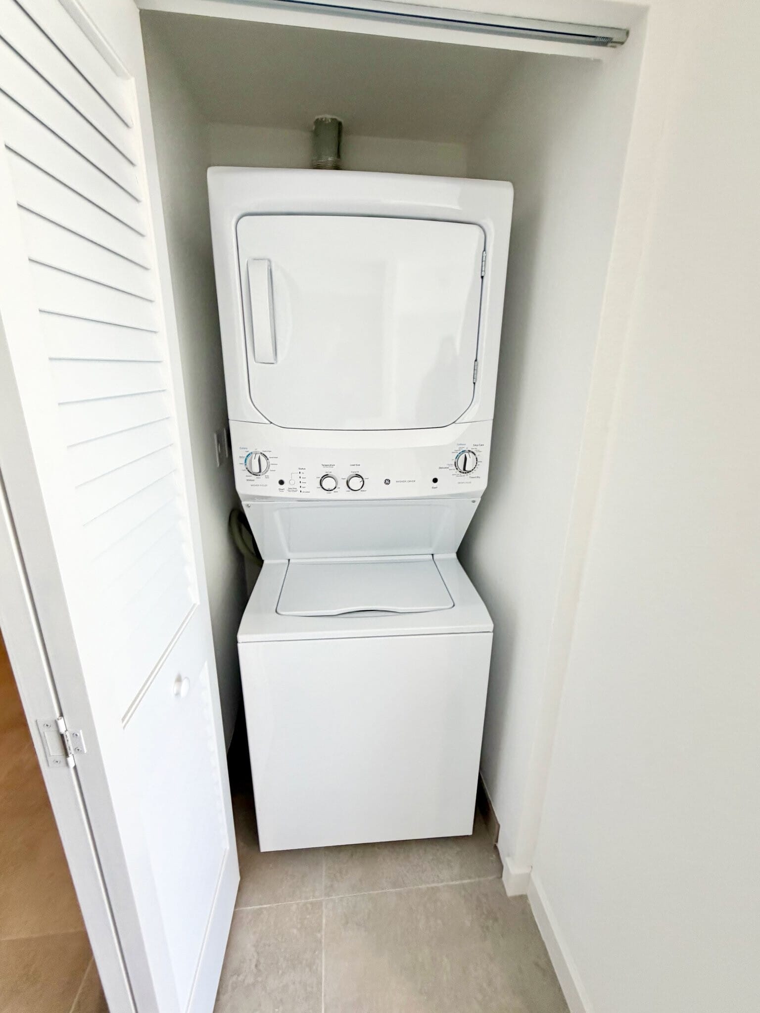 Building Photo - 1940 Van Buren St