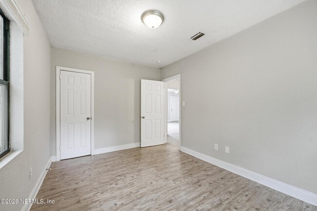 Building Photo - 3055 2nd St Cir