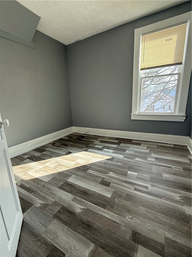 Building Photo - 247 Princeton Ave