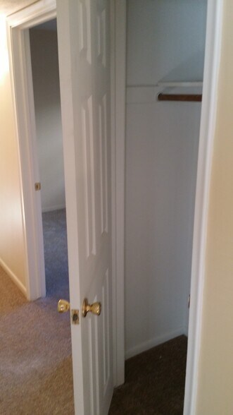 Building Photo - 4810 Orchard Ave