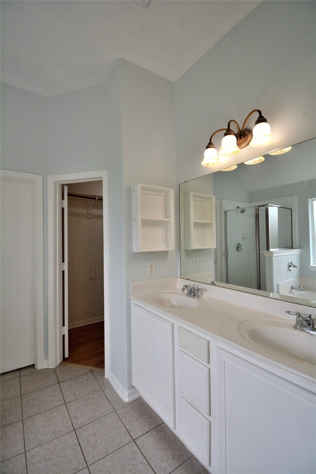 Building Photo - 9238 Clearwood Landing Blvd