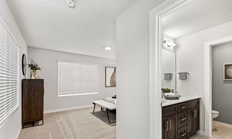 Building Photo - Brand New Townhome in Bothell