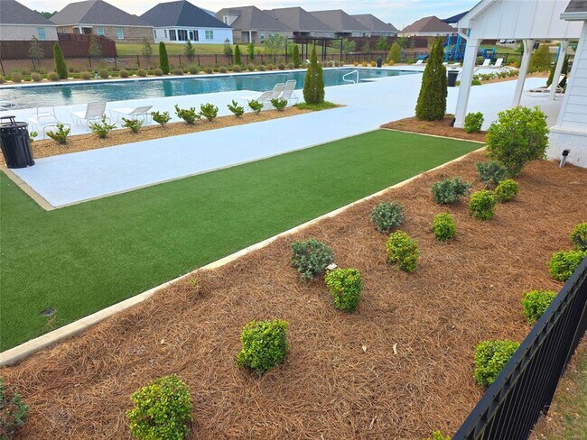 Building Photo - 656 Riverdale Dr.