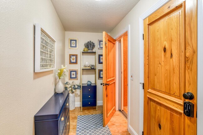 Building Photo - 201 N Forest Dune Dr