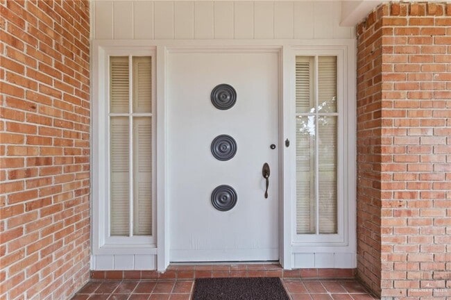 Building Photo - 28 W Austin Blvd