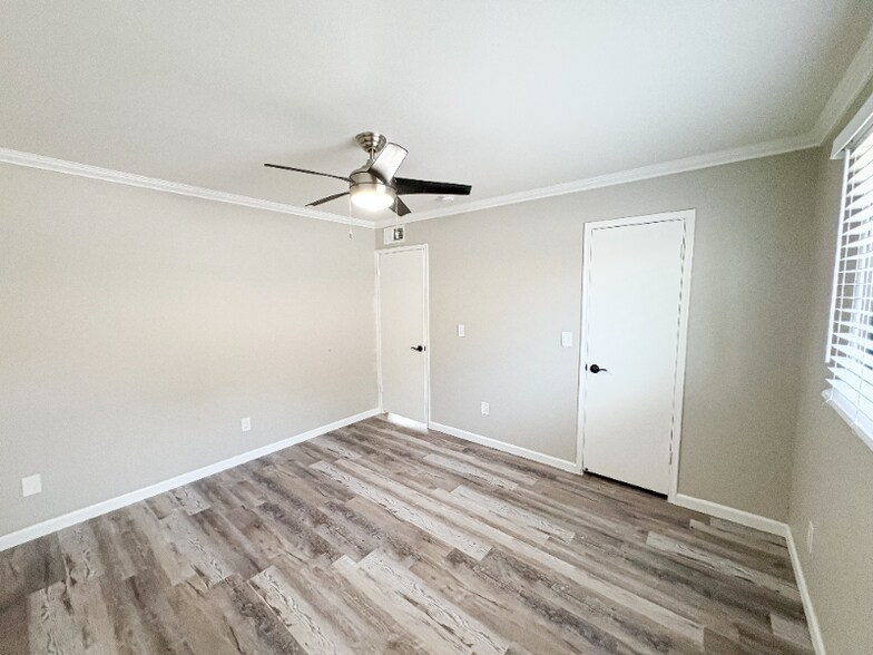 Building Photo - 515 E Dunbar Dr