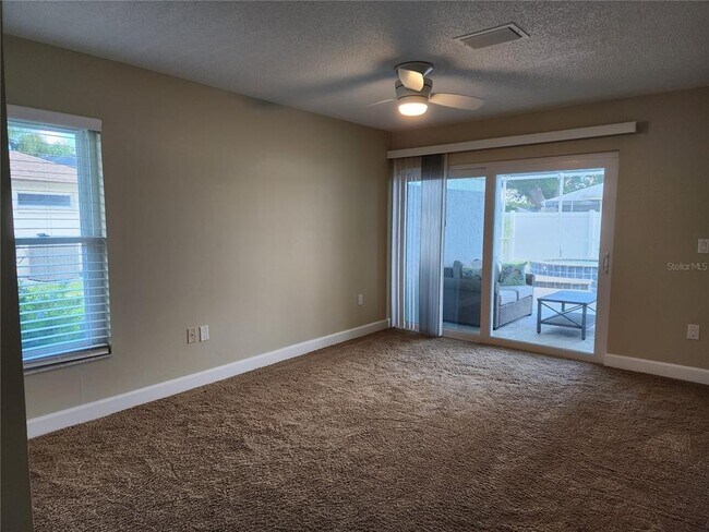 Building Photo - 1856 Woodhaven Cir